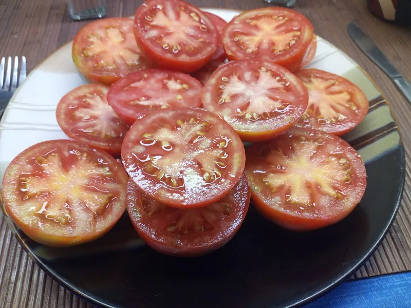 F.H. CROW SLICING TOMATOES